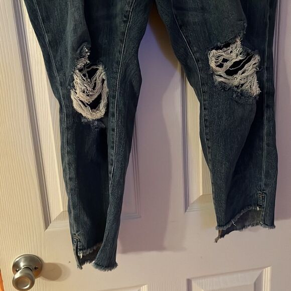 New Good American Good Girlfriend Distressed Raw Step Hem High Rise Jeans - Picture 3 of 9